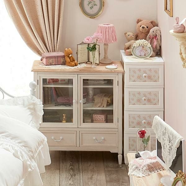 Pink Love アンティークホワイト木製キャビネット Amazon｜キャビネット 本棚ホワイト 白 おしゃれ 完成品 幅61cm 木製 チェスト・キャビネット