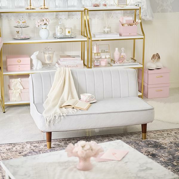 直送】くすみダスティカラーの脚付ローソファ｜かわいいお姫様