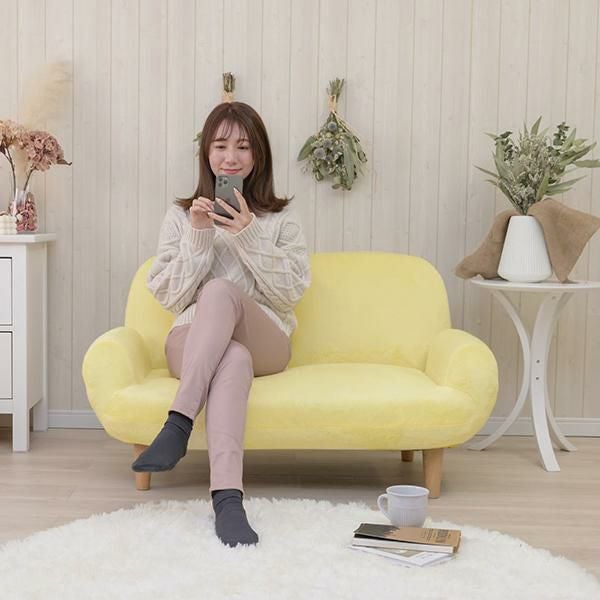 ソファ　くすみ黄色　クリーム色 直送】くすみパステルカラーの肘付ソファ/2人掛け｜かわいいお姫様