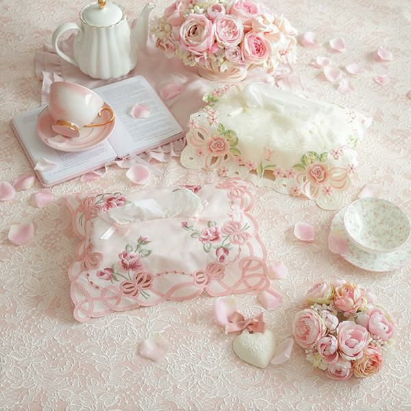 エンブロイダリーティッシュケースカバー(ローズリボン)｜かわいい