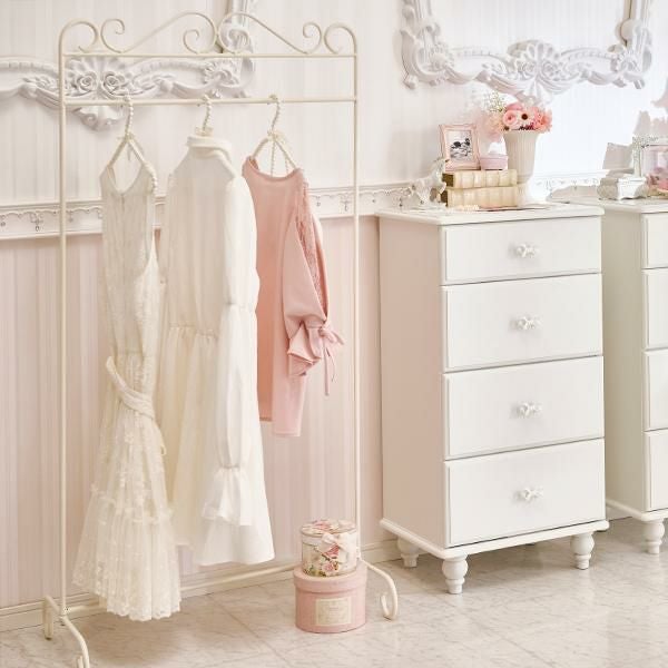 直送】アイアンハンガーラック(シャルドンアイアン)｜かわいいお姫様